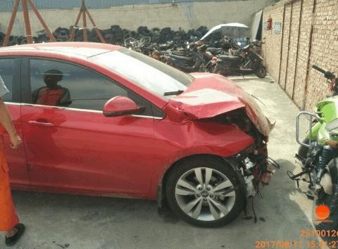 艾瑞泽5正面碰撞比亚迪宋导致报废, 网友: 比亚迪的 质量不是吹的