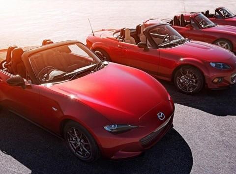 拉错手刹就会被摸大腿，妹子坐这款车的副驾要小心了！