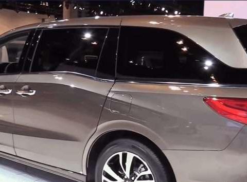 丰田全新MPV直接上6座后排放平当床睡, 动力搭载混动发动机！