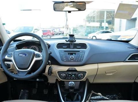 新款福睿斯正式上市 售价9.68-12.23万元