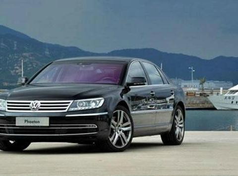 一走近谁都得认怂：上路就被认成大号帕萨特，经常被奥迪宝马耻笑