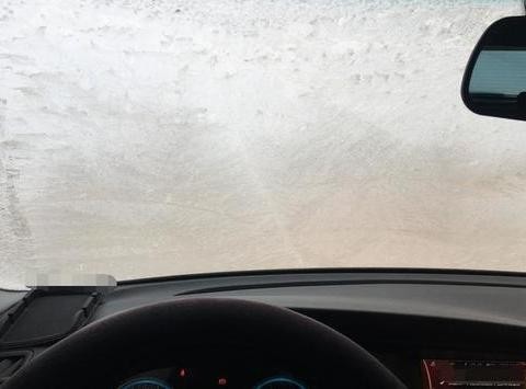 老司机的良心劝告，雪天跑高速要注意这4件事