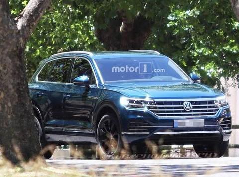 全新途锐实车亮相，帅酷风格远胜宝马X5，28寸大屏是亮点！