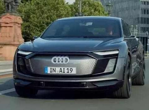 车身超五米 奥迪Q8即将上市 奔驰GLS、宝马X6日子将不好过了