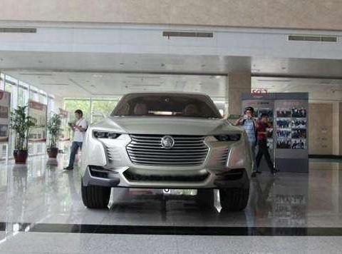 国产“路虎”上市, 外形霸气内饰豪华, 对开门设计售价不到20万