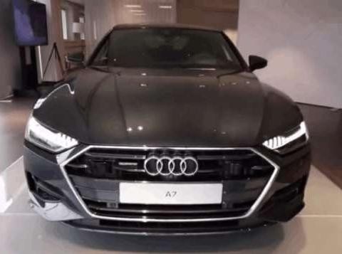 国内首台18款奥迪A7到店, 中控台配三块大屏, 仅售50万