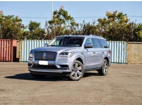 新一代林肯领航员尺寸大出新高度 全景天窗设计