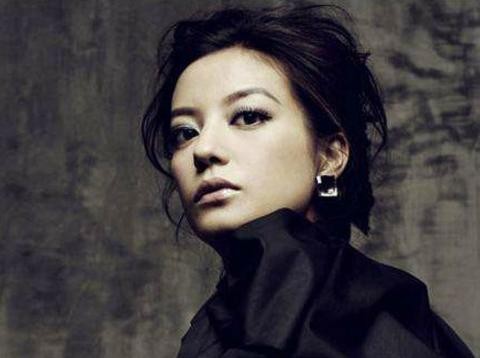 赵薇、周迅、杨幂惨遭毒打不敢吭声，只有她反击，还要他的命