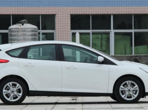 这款汽车, 外观比威朗、高尔夫好看, 价钱却不贵