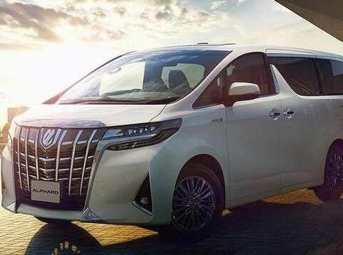 全新丰田埃尔法上线，配置更加奢侈豪华，配两个沙发