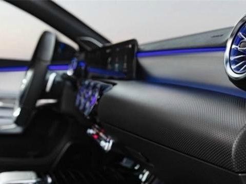 全新奔驰A级来袭，仅售20万，颜值逆天，内饰不输E级