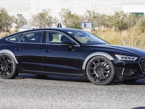 奥迪R8既是一位迟暮的英雄, 也算是跑车界的运动领袖