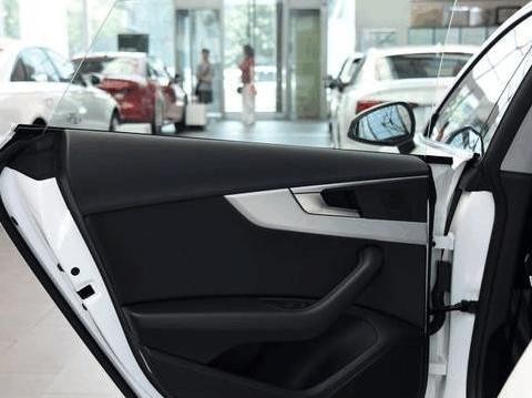 新车上市卖断货, 无框车门配大掀背, 媲美新款大众CC