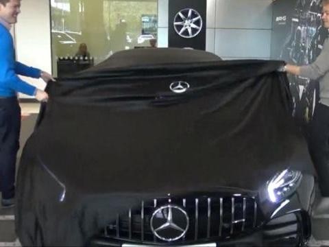 围观优雅华丽奔驰GT R！