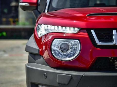 10万开出百万豪车范，氙气大灯配全景天窗，为它放弃博越H6