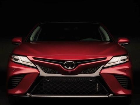 全新雅阁对阵全新凯美瑞