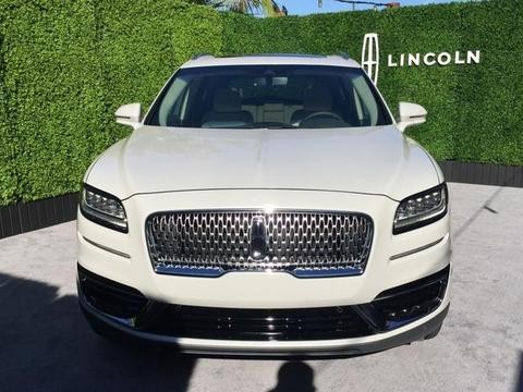 BBA劲敌来了，这SUV比Q5大一圈，外形帅炸，充满浓郁贵族气质