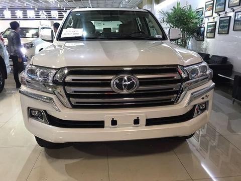 18款丰田酷路泽4000全新改款外观新增流水转向灯