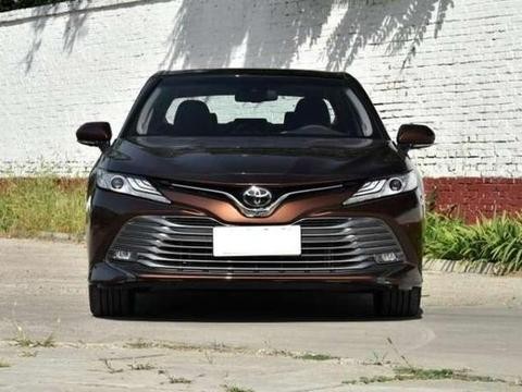 雅阁强敌来袭, 内饰堪比奔驰E级, 仅售17万让迈腾都坐不住了!