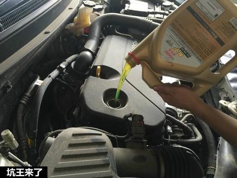 如果你听4S店5000公里换机油，那你就被坑大了