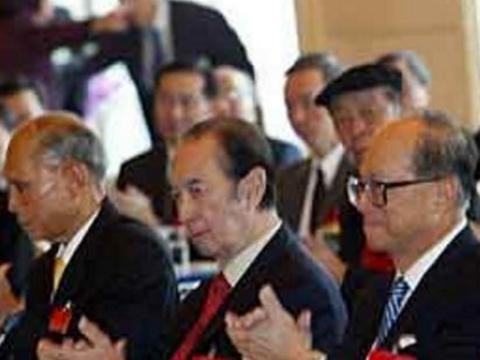 有一半的澳门人在为他的家族打工，他退休后分给子女几百亿的财产