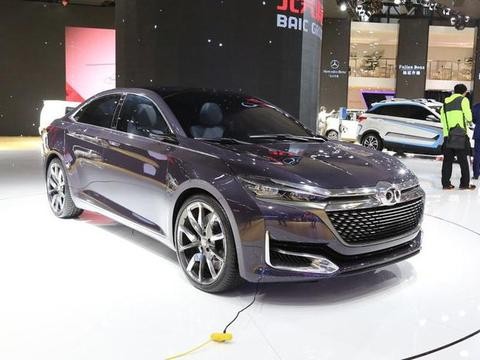 国产轿跑比宝马帅10倍，与奔驰同平台只卖13万，干翻合资车！