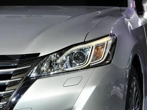 新皇冠取消V6发动机，这是趋势与情怀的背道而驰吗？！