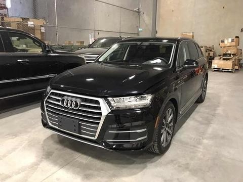 17款奥迪Q7 高达挺拔 外观相当霸气