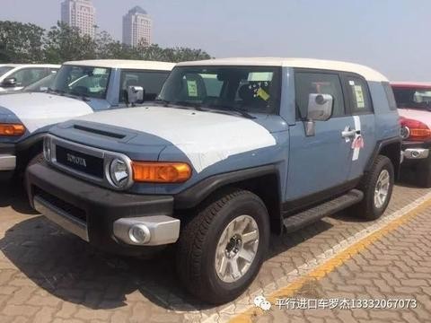 继承了FJ40的经典17款丰田FJ酷路泽4.0L越野车最新报价