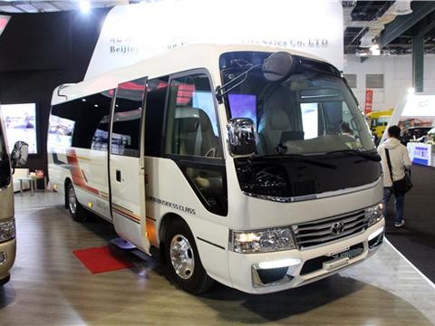 丰田考斯特白金版亮相广州车展，舒适设计获一致好评