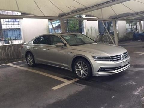 刚上市便降8万，这车奥迪A6换壳，配电吸门比5系、E级还霸气