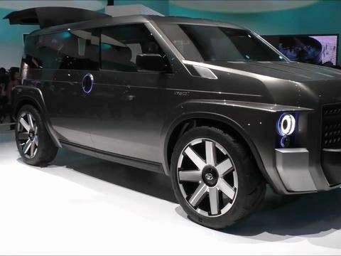 丰田全新跨界越野车，这前脸感觉要炸了，丰田设计师终于怒了