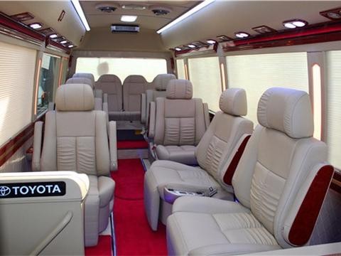 丰田考斯特10座广州车展新版考斯特报价