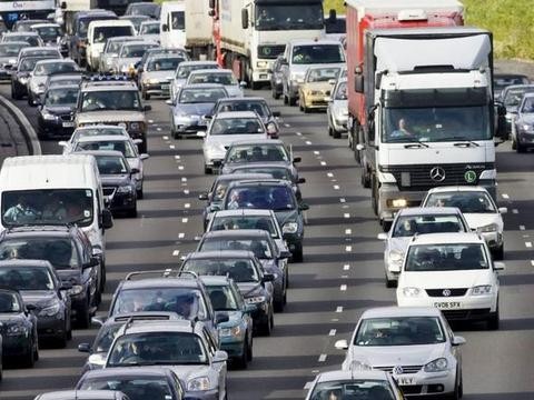 开车必备！七大神技教你轻松应对堵车