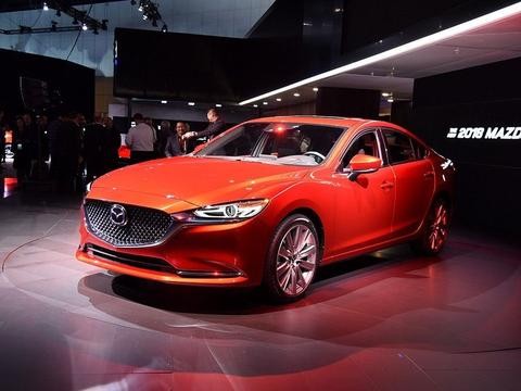 最漂亮的日系车，创驰蓝天配HCCI技术，刚上市的凯美瑞很绝望！