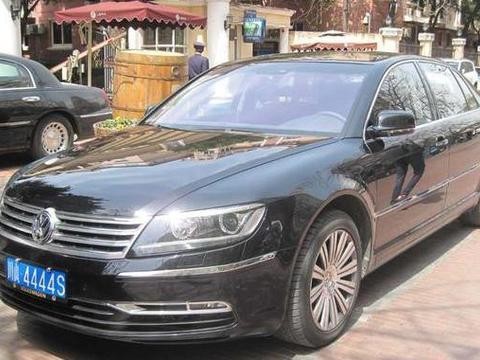 全球只有一辆的顶级大众辉腾，车牌号不讨人喜欢，车子却是无价的