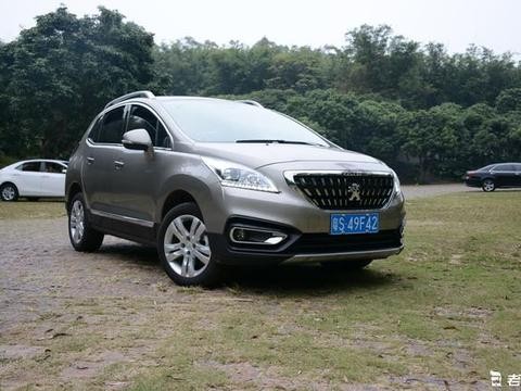 这个仪表盘配上这样的内饰，这才叫科幻，你绝对没有见过！