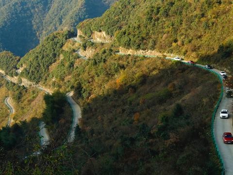 72弯+6秒破百   全新名爵6的“直”与“弯”