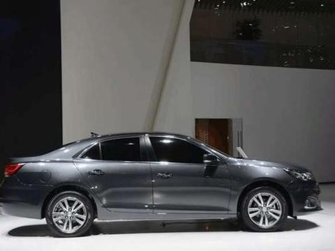 科鲁兹没火它却红了,车长近4米9,12万起售成为中型车里的家轿首选