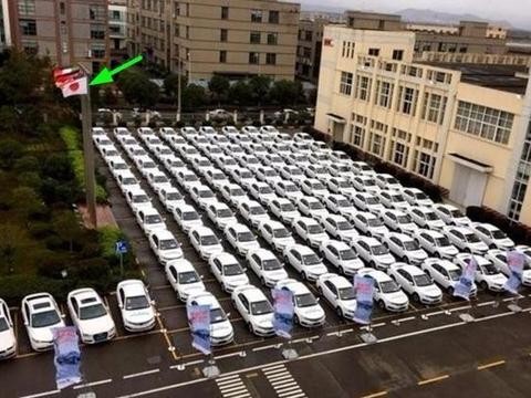 土豪老板买100辆新车作为员工奖励，员工却不想要！