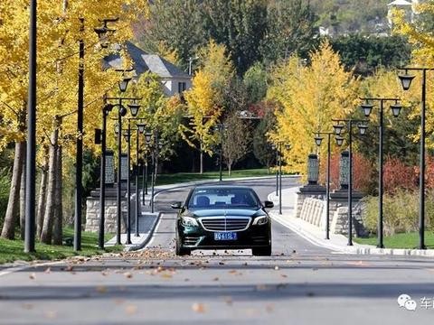 奔驰新一代S级：你在开车，TA在抚琴