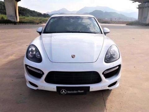 卡宴GTS落地价228万, 如今仅40万, 车主: 长途油耗小, 操控灵活