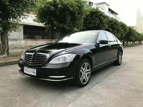 小伙工地搬砖三年，花17万买下奔驰S550，却和包工头展开野战！