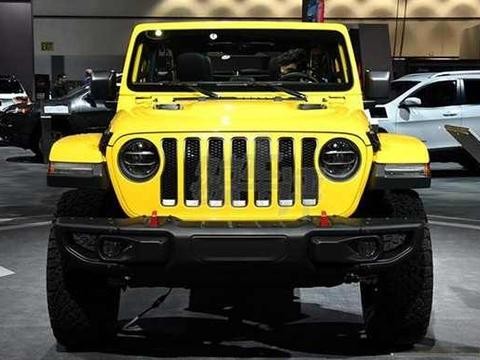 全新Jeep牧马人正式亮相，2.0T配四驱，或将降价，普拉多慌了！