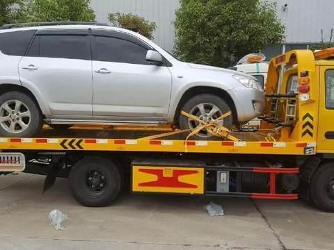 交警被告上了法庭！帕萨特被交警拖走，车主要讨回公道！