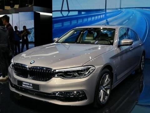 豪华行政遇上低油耗，全新电池组上身，宝马这款特供车想不爱都难