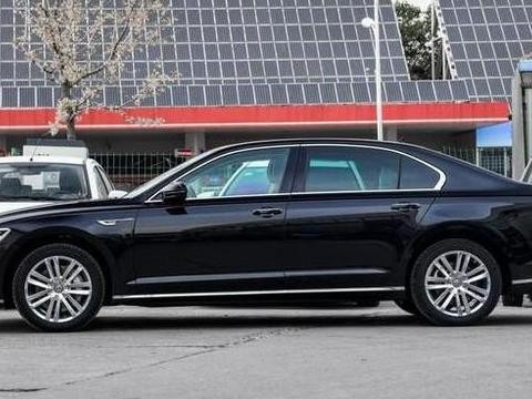 跑男队长邓超开这款车，比E级大比5系豪华，直降7万BBA已被抛弃