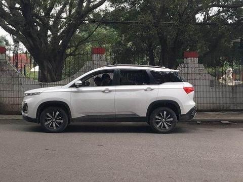 汉兰达最头疼的国产SUV，顶配不到8万，外观霸气，日销量1023台