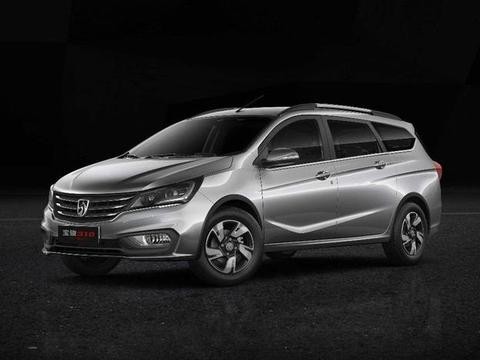 月薪2500的小伙，这辆5万落地工资养的起！