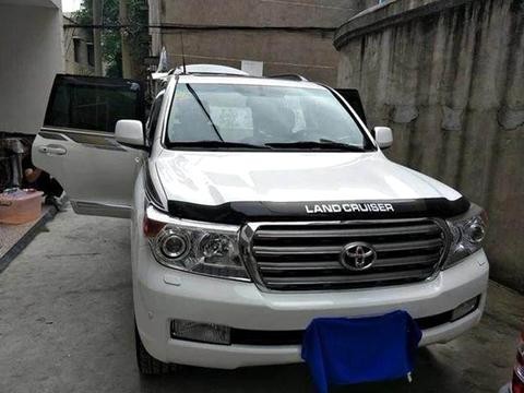 男子为了去西藏，爆改陆地巡洋舰，看完后备箱我跪了